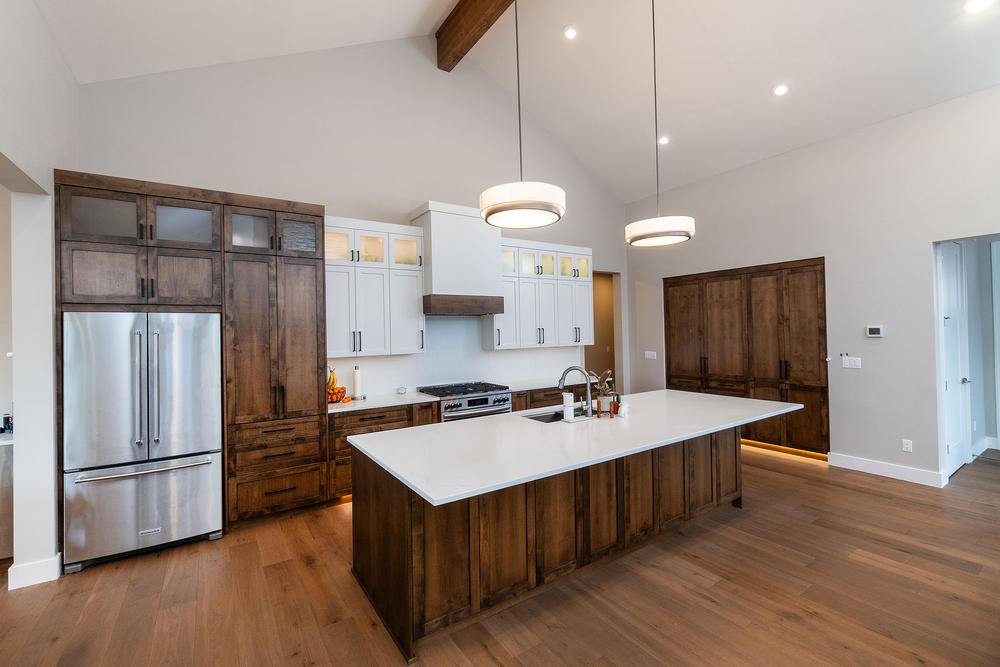 Bend-Custom-Home-Kitchen-4