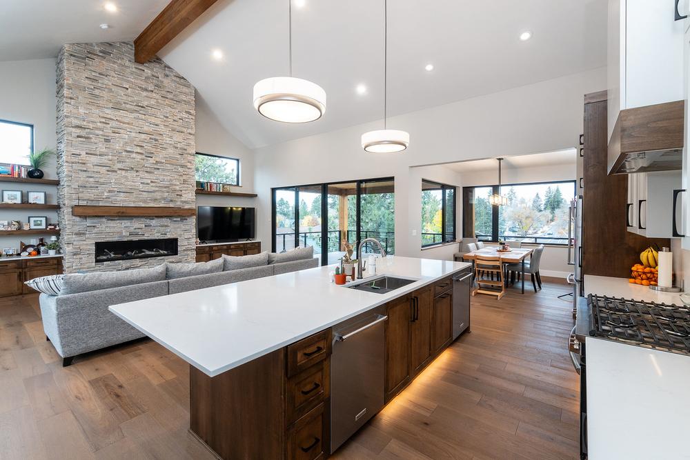 Bend-Custom-Home-Kitchen