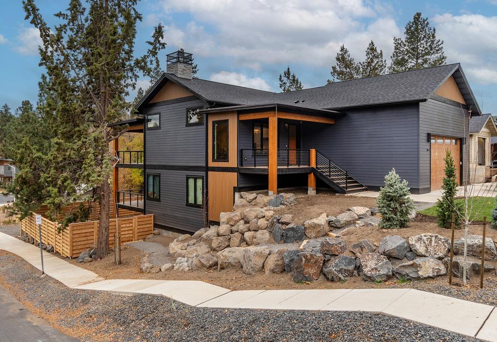 Bend-Custom-Home-Exterior-2